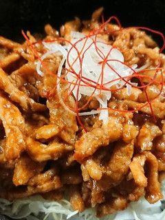 驚愕レシピNo.16 細切り豚肉の辛旨丼-レシピのメイン写真