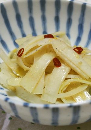大根の皮でペペロンチーノ！ニンニク香る♪-レシピのメイン写真