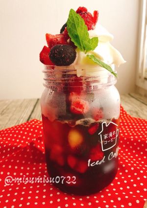 ミックスベリーのホイップアイスコーヒー-レシピのメイン写真