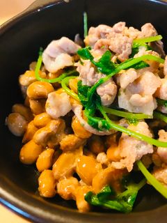 毎日の納豆●豚こまぎれ肉の炒めものと-レシピのメイン写真