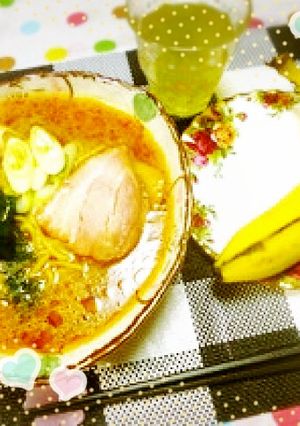若布ラーメンにバナナ(๓´ ˘ `๓)-レシピのメイン写真