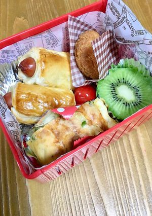 中学生女子ウィンナーパイ弁当 ケークサレ-レシピのメイン写真