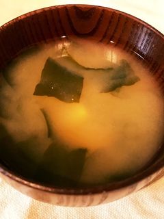 サツマイモとわかめの味噌汁-レシピのメイン写真