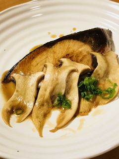 ブリの照り焼き●ブリの甘焼・きのこ添え-レシピのメイン写真
