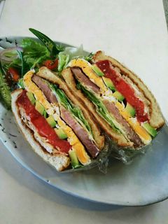 目玉焼き2個!BLTサンドイッチ-レシピのメイン写真