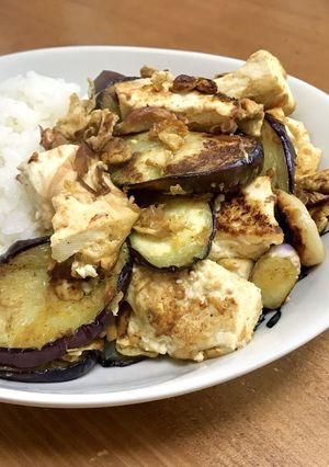 カレーの壺を使った豆腐とナスのカレー炒め-レシピのメイン写真