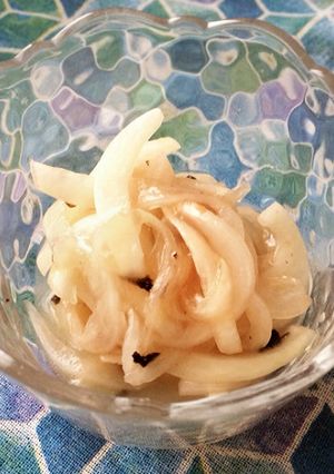 簡単ベジつまみ♪「新玉の梅胡麻和え」-レシピのメイン写真