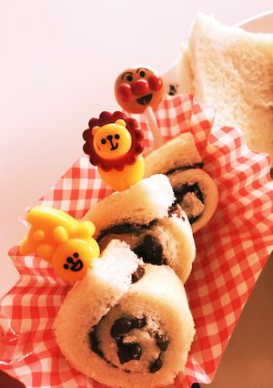 食パンの余ったミミでプチロールサンド★-レシピのメイン写真