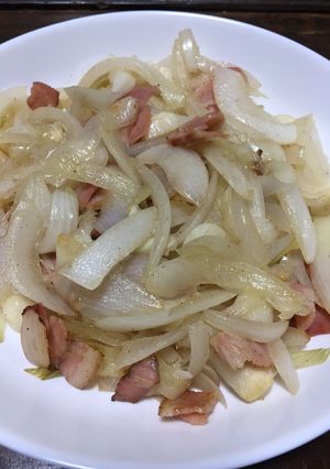 新たまねぎと生にんにくのベーコン炒め-レシピのメイン写真