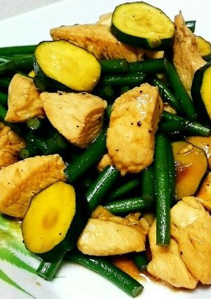 お肉柔らか♥鶏胸肉とズッキーニの中華炒め-レシピのメイン写真