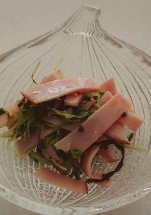 豆苗とハムの塩昆布和え-レシピのメイン写真