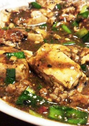 簡単♪アレンジ中華☆黒ごまニラ麻婆豆腐-レシピのメイン写真