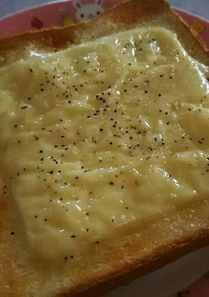 粗びき胡椒のきいたチーズトースト-レシピのメイン写真