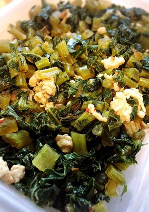 ぴりっと♪大根の葉ととりそぼろの炒め煮-レシピのメイン写真