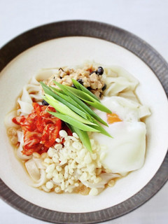 簡単♪我が家の定番【キムチ納豆うどん】-レシピのメイン写真