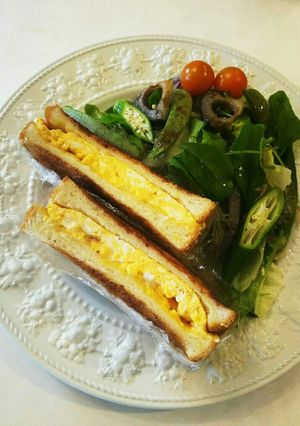 スクランブルエッグサンドイッチ-レシピのメイン写真