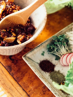 納豆と辣肉味噌のレタス包み-レシピのメイン写真