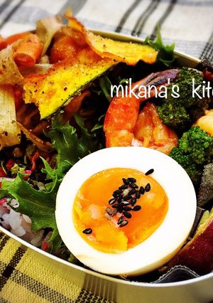 エビチリと野菜たっぷり女子高生お弁当♪♪-レシピのメイン写真