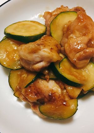 鶏もも肉とズッキーニのポン酢炒め-レシピのメイン写真