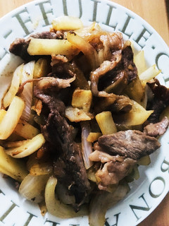 牛肉とジャガイモの牛丼風炒め-レシピのメイン写真