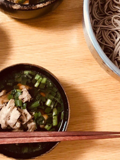 豚肉入りあったかいつゆで食べるつけ蕎麦-レシピのメイン写真
