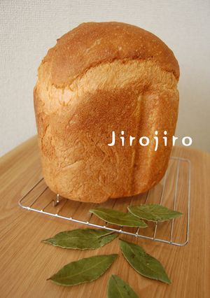 月桂樹の香り☆HBでローリエ食パン-レシピのメイン写真