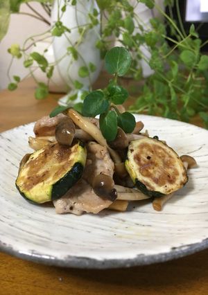 ズッキーニと塩麹豚肩のゆずポンソテー-レシピのメイン写真