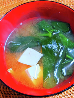 ほうれん草と豆富の味噌汁-レシピのメイン写真