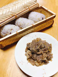 酢飯でさっぱり✨牛肉のしぐれ煮おにぎり-レシピのメイン写真