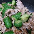 楽々☆豚肉とキュウリの梅炒め