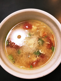 朝食にアボカドトマトのチーズエッグスープ-レシピのメイン写真