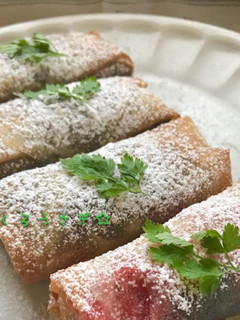 春巻きの皮で絶品スイーツ!?苺春巻き♡-レシピのメイン写真