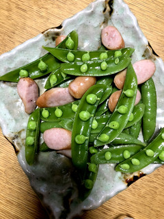 スナップエンドウとソーセージ炒め-レシピのメイン写真