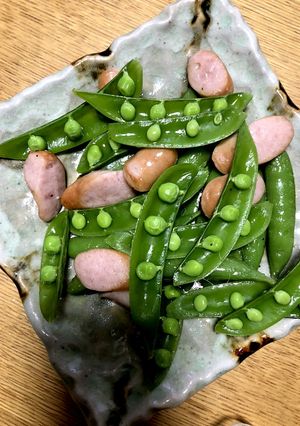 スナップエンドウとソーセージ炒め-レシピのメイン写真