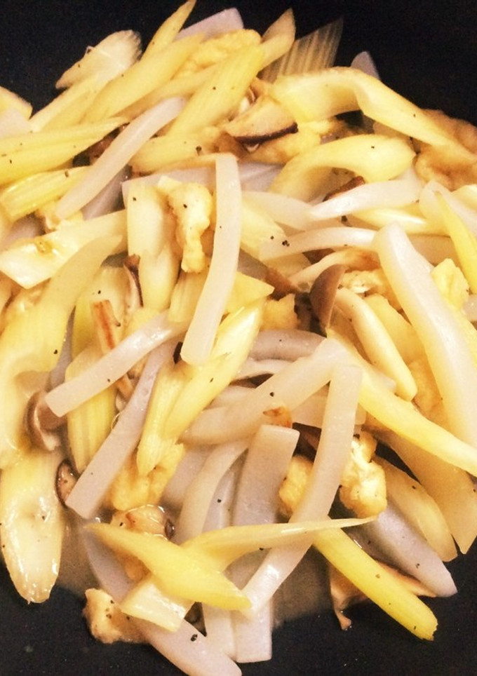 セロリと油揚げとこんにゃくの炒め煮-レシピのメイン写真