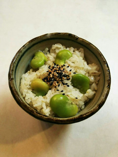 冷凍そら豆を解凍して綺麗なそら豆ご飯!-レシピのメイン写真