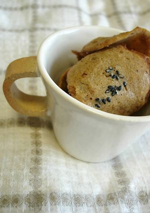 きなこと黒ゴマのチュイル 薄焼きクッキー-レシピのメイン写真