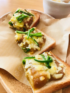 簡単!残りカレーでチーズトースト-レシピのメイン写真