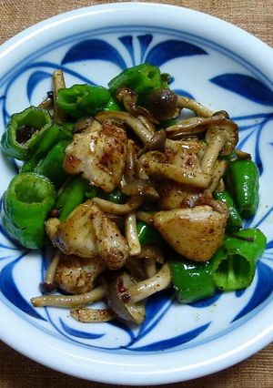 ぼんじりと万願寺唐辛子のスパイシー塩炒め-レシピのメイン写真