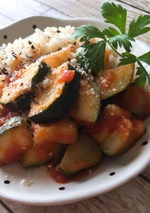 ズッキーニのトマト煮♡ご飯のせ-レシピのメイン写真