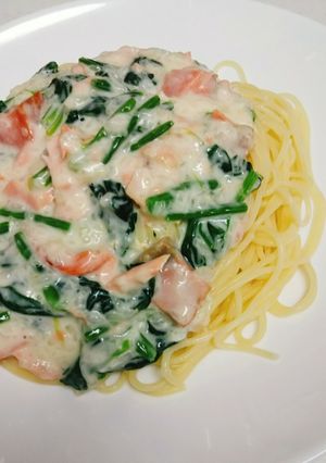 サーモンとほうれん草のクリームパスタ-レシピのメイン写真