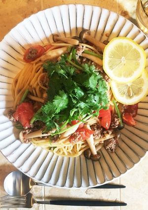 トマトとパクチーのエスニック風パスタ-レシピのメイン写真