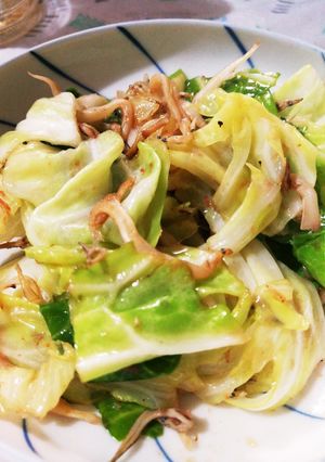 キャベツと小魚・小海老のアンチョビ炒め！-レシピのメイン写真