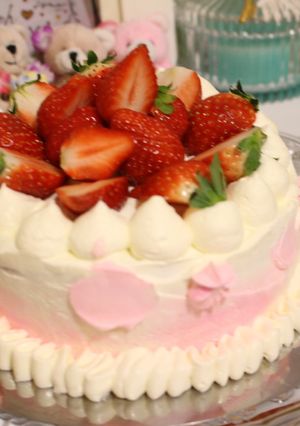 簡単すぎる♡イチゴのデコレーションケーキ-レシピのメイン写真