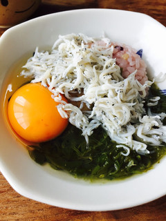 卵かけご飯にめかぶしらす☆-レシピのメイン写真