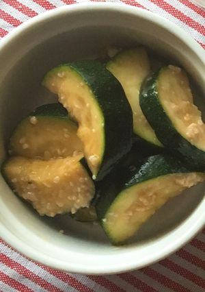 ビニール袋で簡単！ズッキーニの醤油麹漬け-レシピのメイン写真