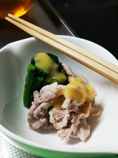 簡単!酒の肴♪春菊と豚肉の辛子酢味噌がけ-レシピのメイン写真