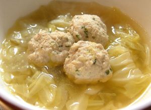 ホッとするね♪キャベツと鶏ミンチのスープ-レシピのメイン写真