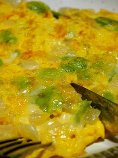 そら豆と玉ねぎのチーズオムレツ♪-レシピのメイン写真