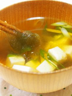 豆腐のお吸い物♪とろろ昆布を入れて♪-レシピのメイン写真